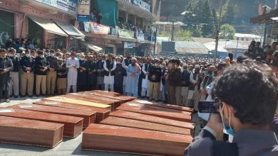 شانگلہ : اجتماعی قبر سے نکالے گئے 16 مقتولین کی نمازِ جنازہ ادا