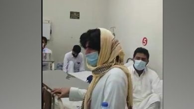 شارجہ سے پشاور پہنچنے والے کورونا منفی 25 مسافر اسپتال منتقل