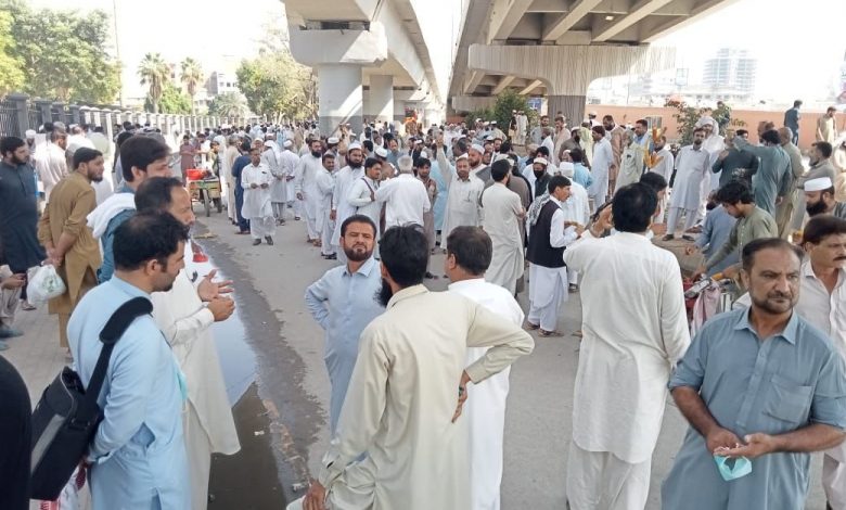 پشاور میں اساتذہ کا احتجاج آج دوسرے روز بھی جاری